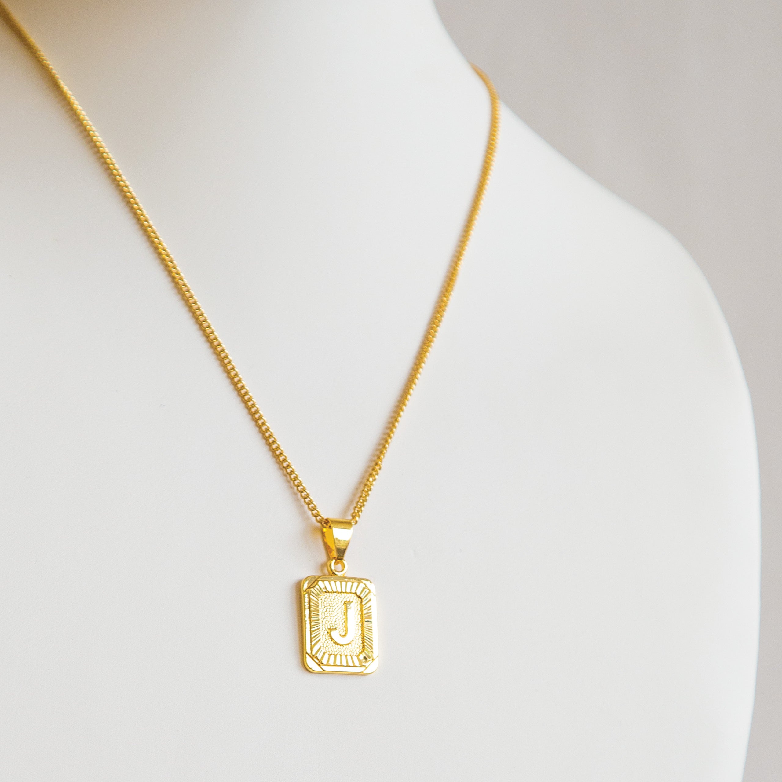 INITIAL NECKLACE - Square J