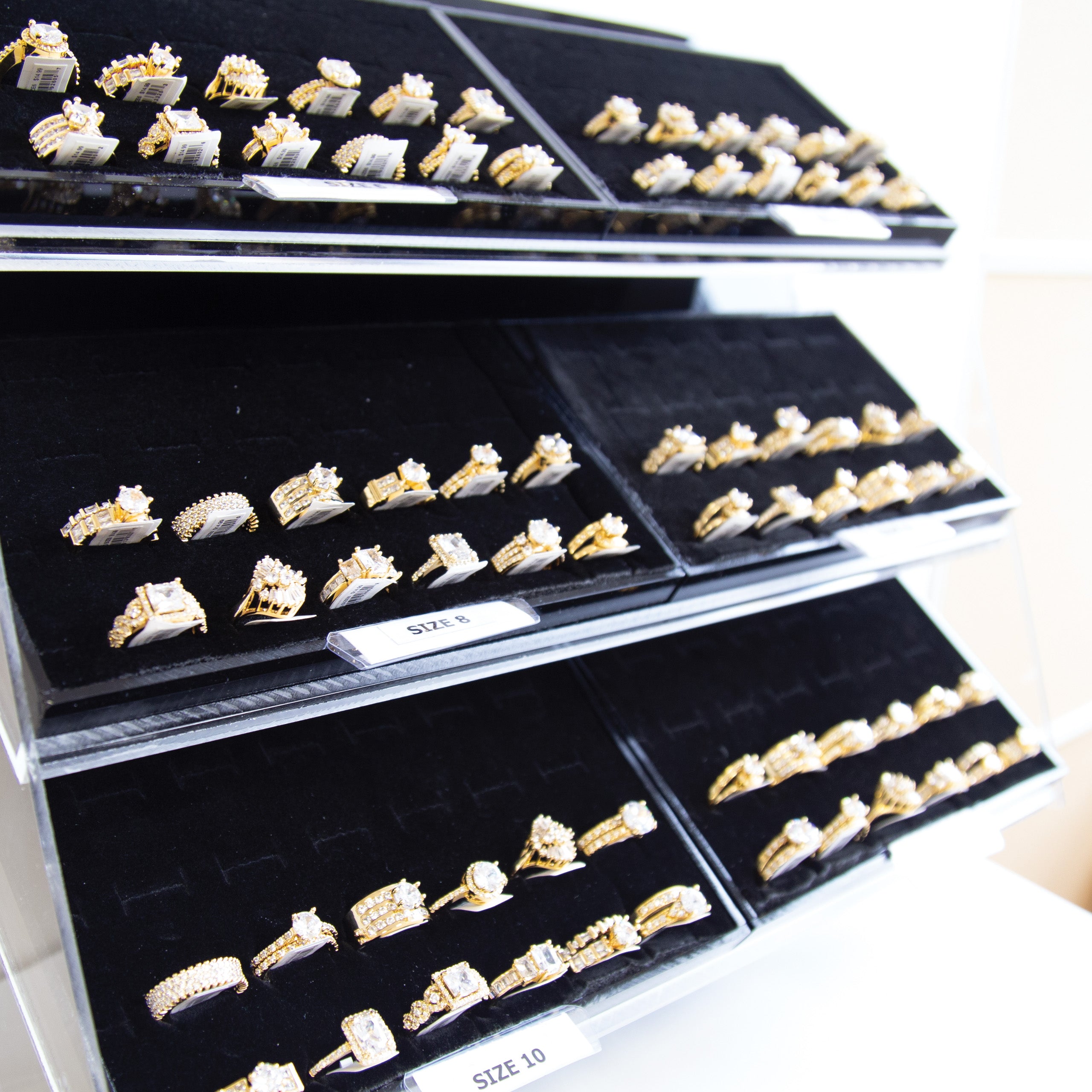 Wall Cabinet Insert : Rings